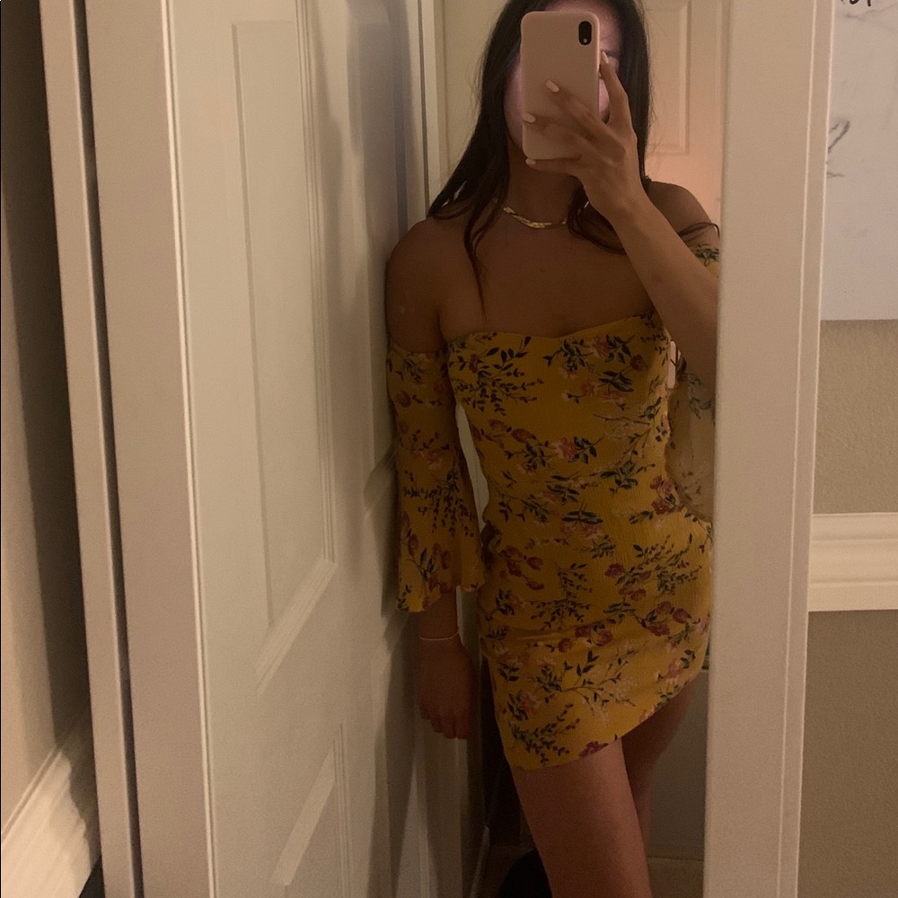 Mustard yellow floral dress ✨